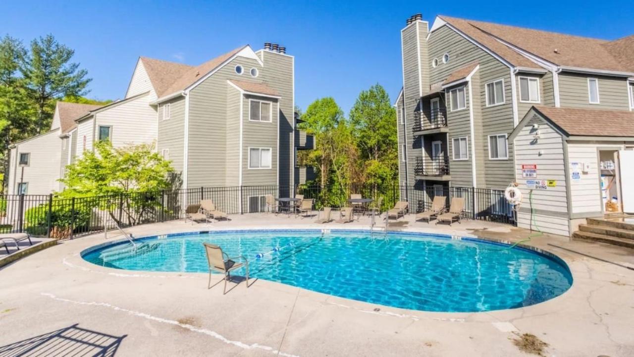 Sky High Views!!-Peak Mountaintop-Outdoor Pool-Close To Downtown-Private Balcony-Wifi-Cable Gatlinburg Dış mekan fotoğraf