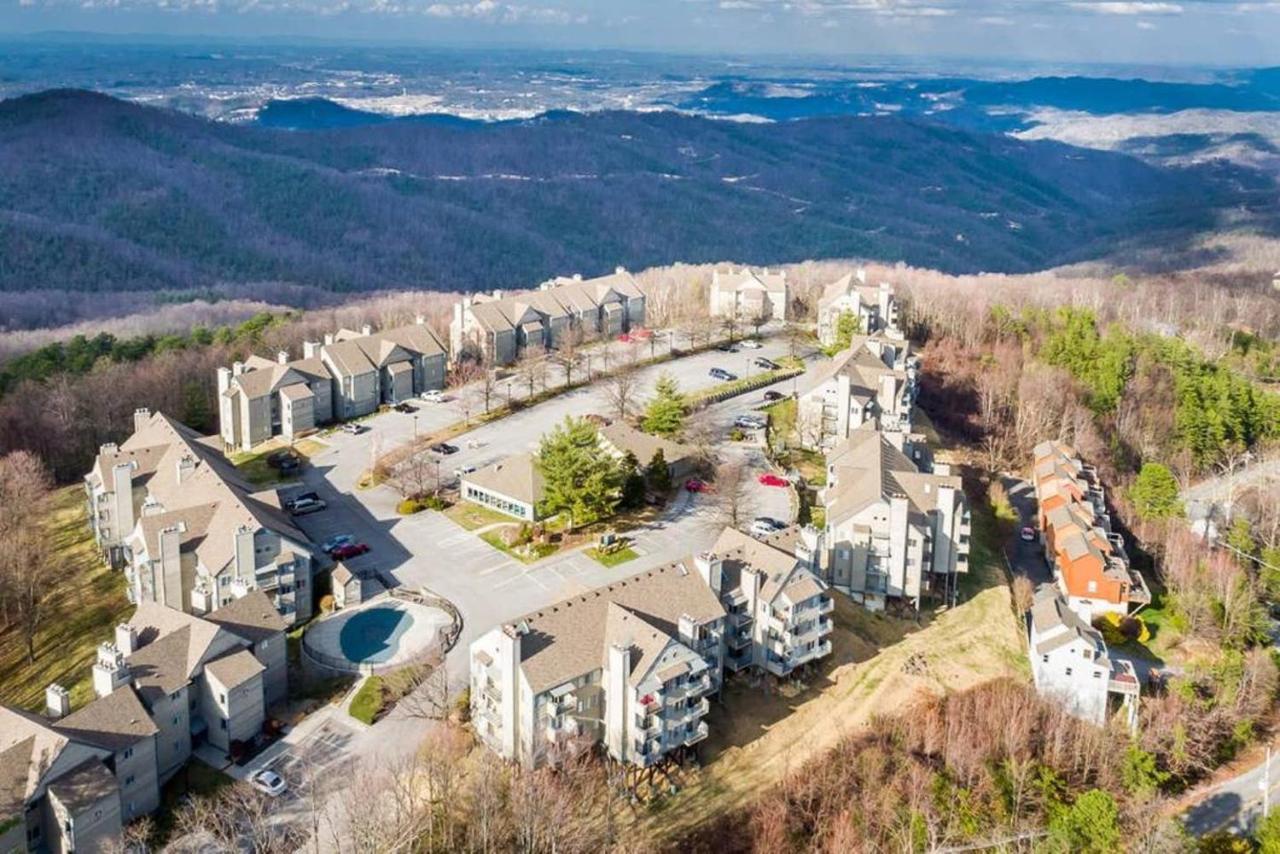 Sky High Views!!-Peak Mountaintop-Outdoor Pool-Close To Downtown-Private Balcony-Wifi-Cable Gatlinburg Dış mekan fotoğraf