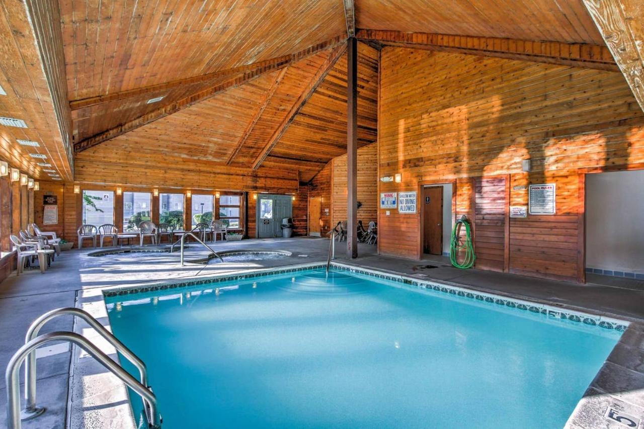 Sky High Views!!-Peak Mountaintop-Outdoor Pool-Close To Downtown-Private Balcony-Wifi-Cable Gatlinburg Dış mekan fotoğraf