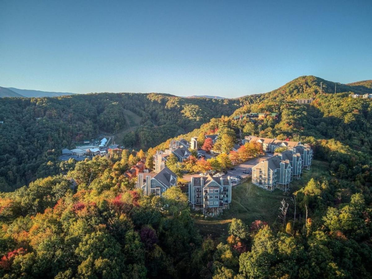 Sky High Views!!-Peak Mountaintop-Outdoor Pool-Close To Downtown-Private Balcony-Wifi-Cable Gatlinburg Dış mekan fotoğraf