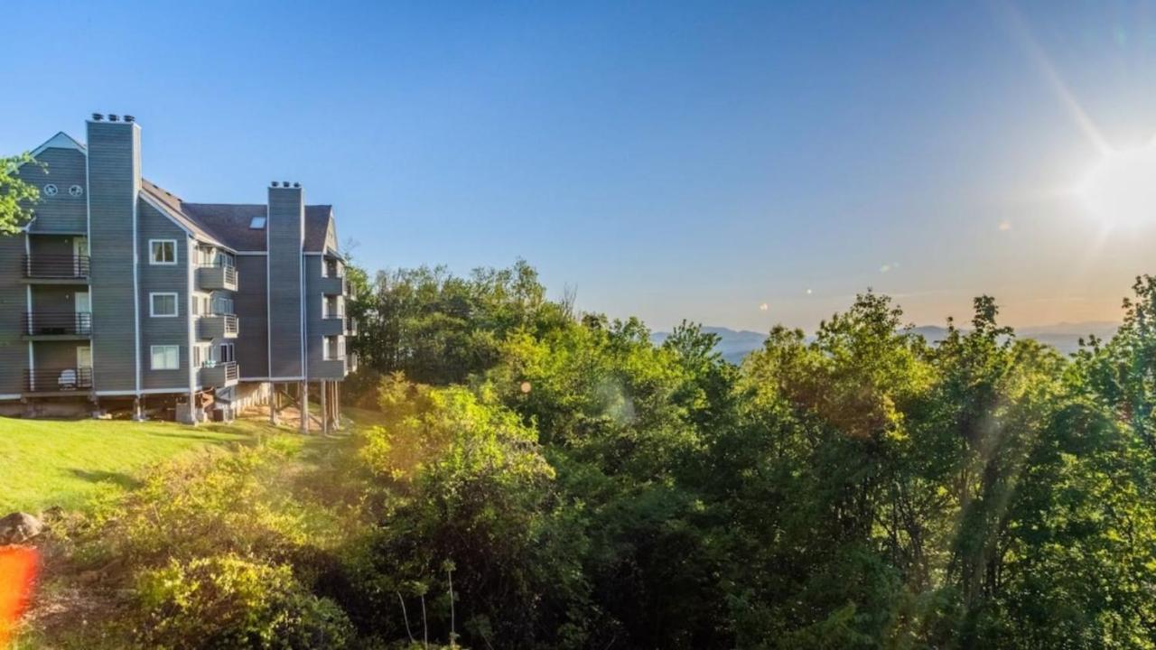 Sky High Views!!-Peak Mountaintop-Outdoor Pool-Close To Downtown-Private Balcony-Wifi-Cable Gatlinburg Dış mekan fotoğraf